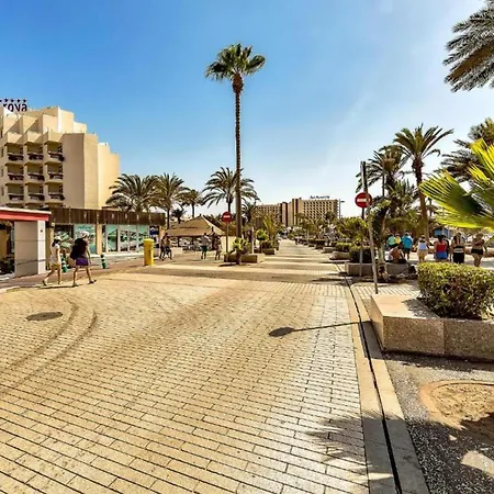 아파트 Two Bedroom In Playa De Americas, Free Wifi 플라야데라스아메리카스