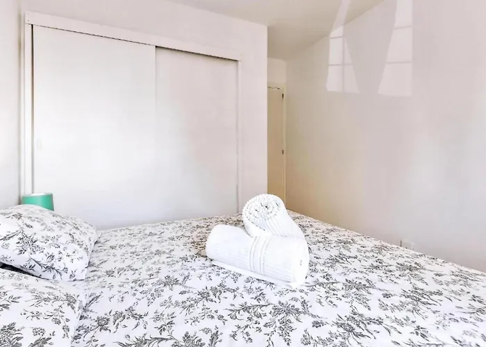 Two Bedroom In Playa De Americas, Free Wifi *