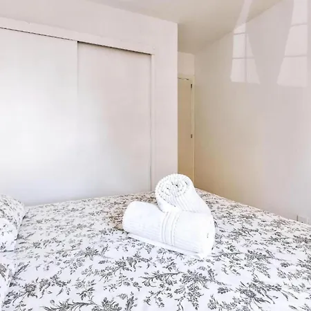 Two Bedroom In Playa De Americas, Free Wifi *