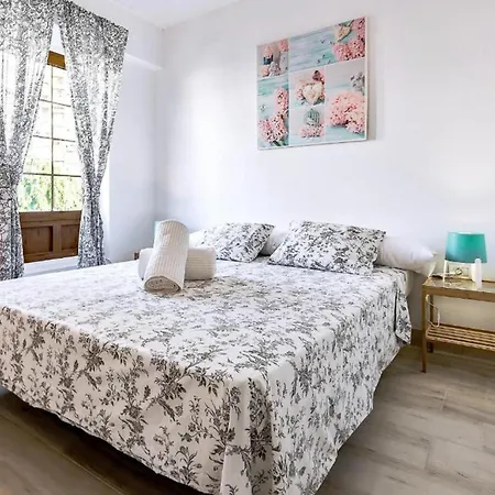 Two Bedroom In Playa De Americas, Free Wifi 美洲海滩
